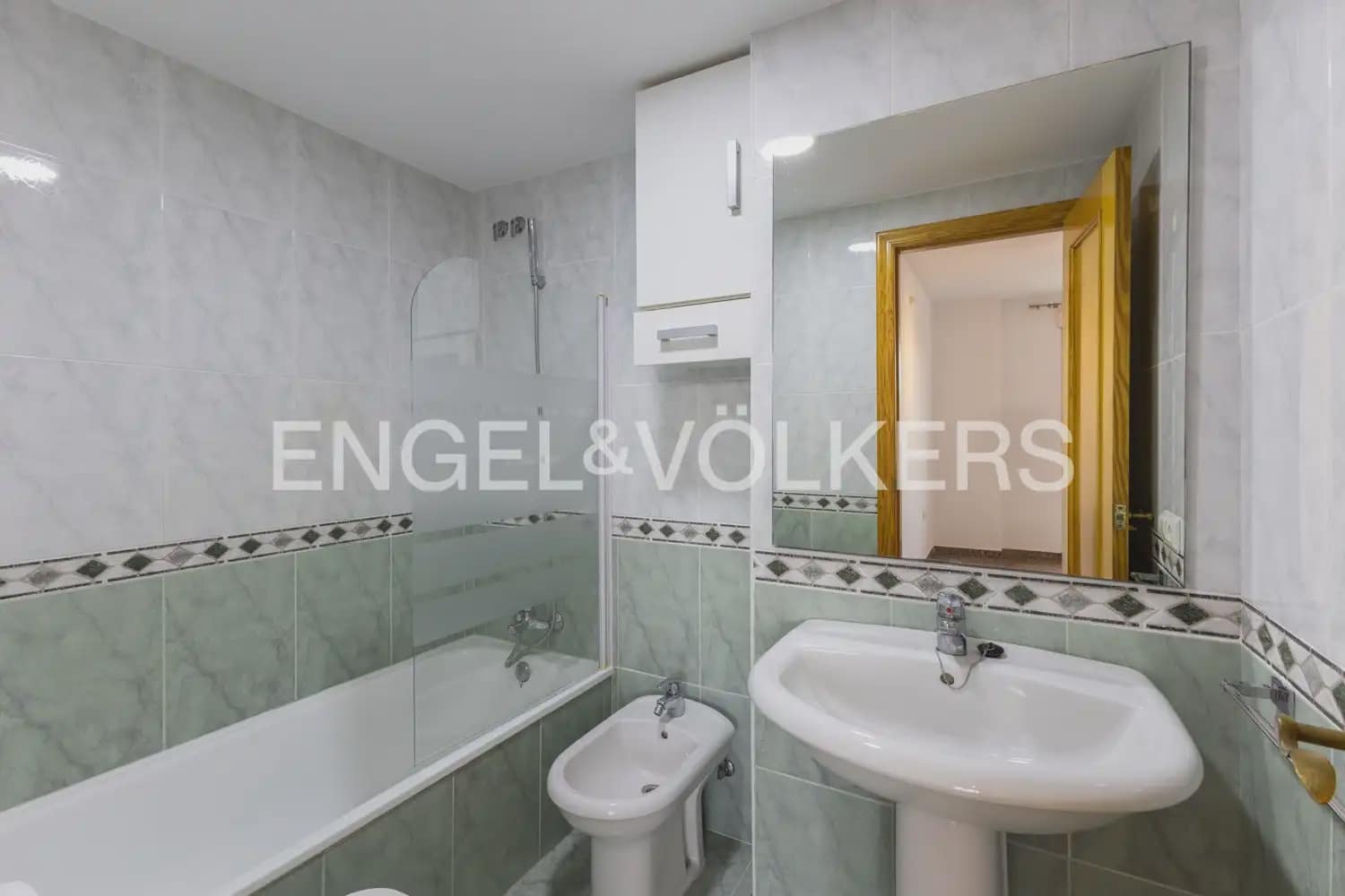 3 quarto Apartamento para arrendar em Valencia cidade com garagem - 1 350 € (Ref: 9897860)