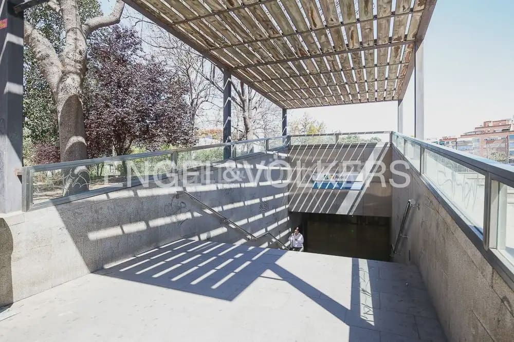 3 quarto Apartamento para arrendar em Valencia cidade com garagem - 1 350 € (Ref: 9897860)