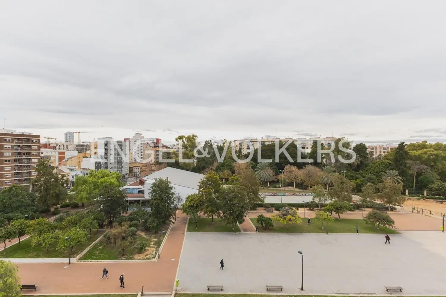 3 quarto Apartamento para arrendar em Valencia cidade com garagem - 1 350 € (Ref: 9897860)