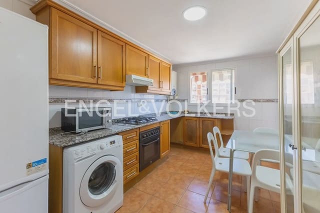 3 bedroom Flat for rent in Sagunto / Sagunt with garage - € 1,200 (Ref: 9897861)