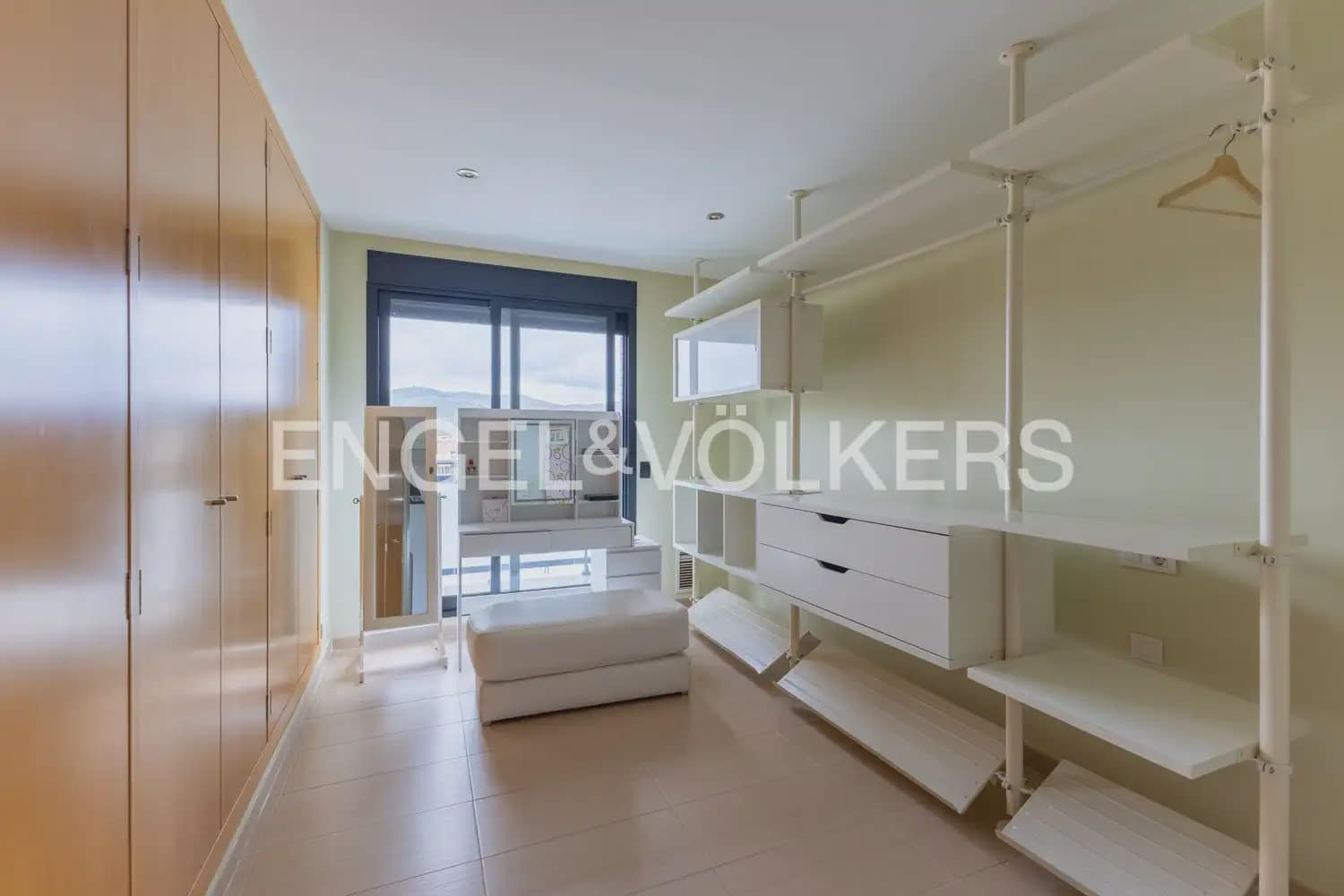4 bedroom Flat for rent in Sagunto / Sagunt with pool garage - € 1,900 (Ref: 9897862)