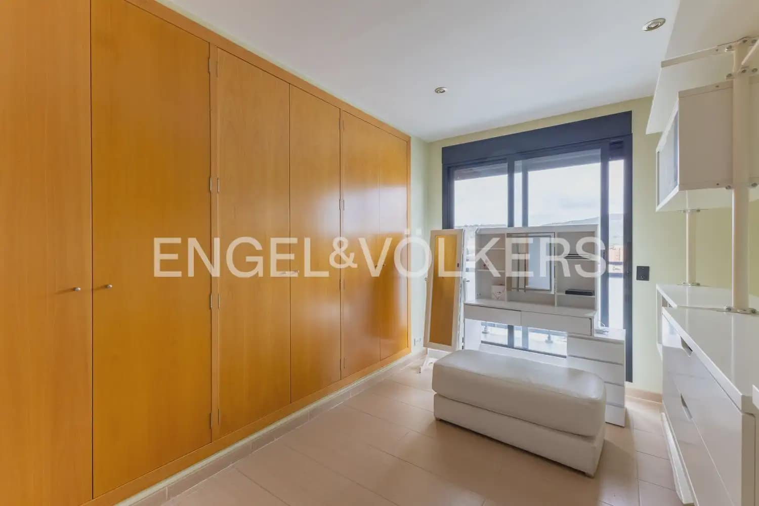 4 bedroom Flat for rent in Sagunto / Sagunt with pool garage - € 1,900 (Ref: 9897862)