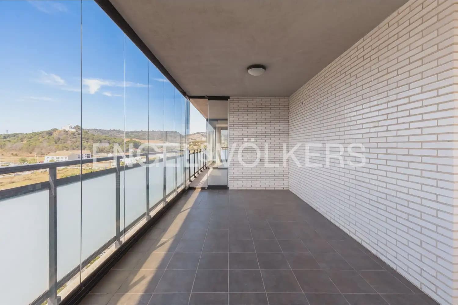 4 bedroom Flat for rent in Sagunto / Sagunt with pool garage - € 1,900 (Ref: 9897862)