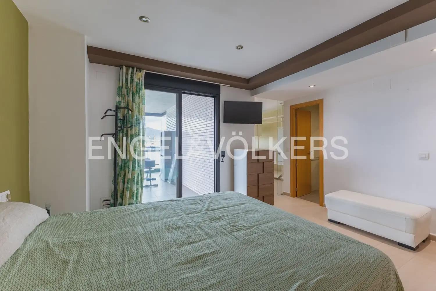 4 bedroom Flat for rent in Sagunto / Sagunt with pool garage - € 1,900 (Ref: 9897862)