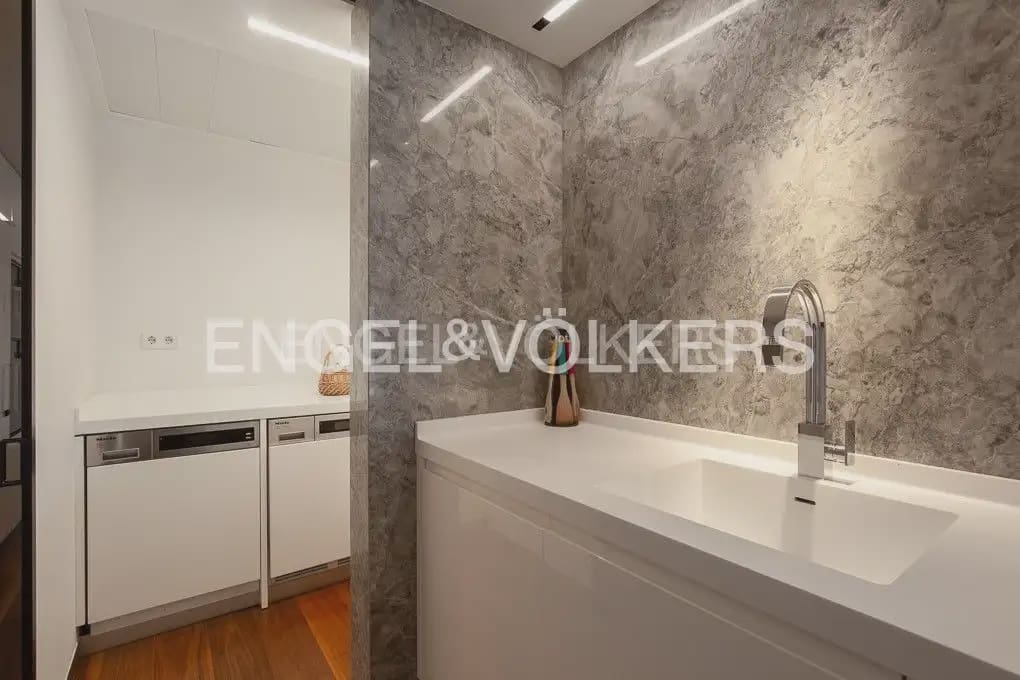 2 makuuhuone Asunto vuokrattavana paikassa Valencia kaupunki mukana 
autotalli - 4 500 € (Ref: 9897864)