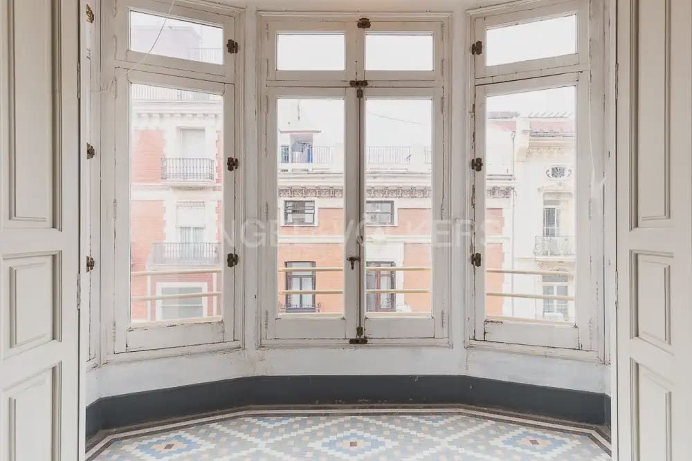 9 Zimmer Wohnung zu verkaufen in Valencia Stadt - 2.100.000 € (Ref: 9897866)