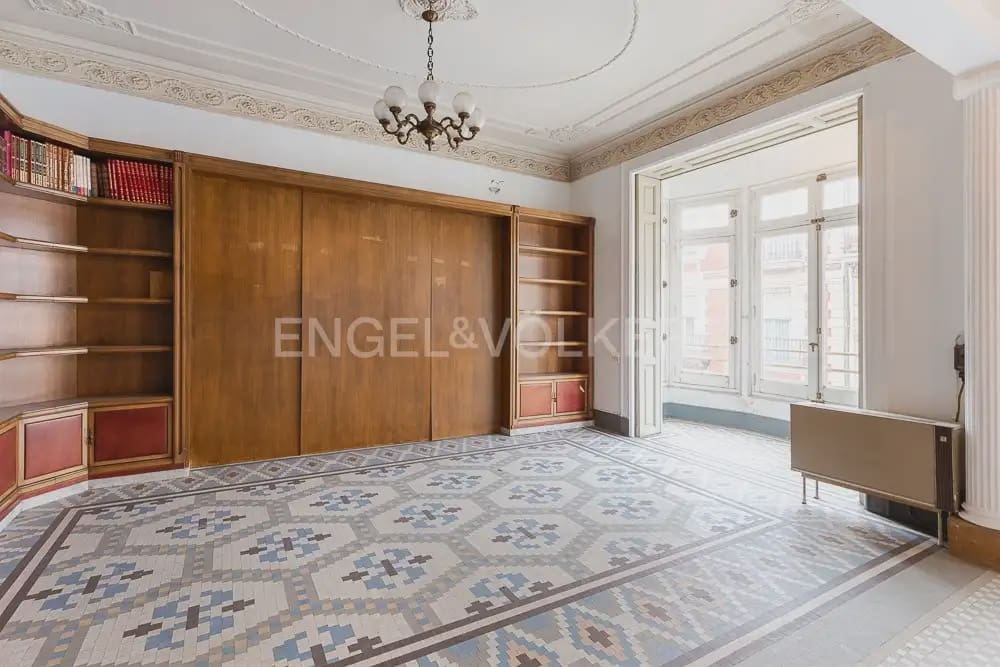 9 Zimmer Wohnung zu verkaufen in Valencia Stadt - 2.100.000 € (Ref: 9897866)
