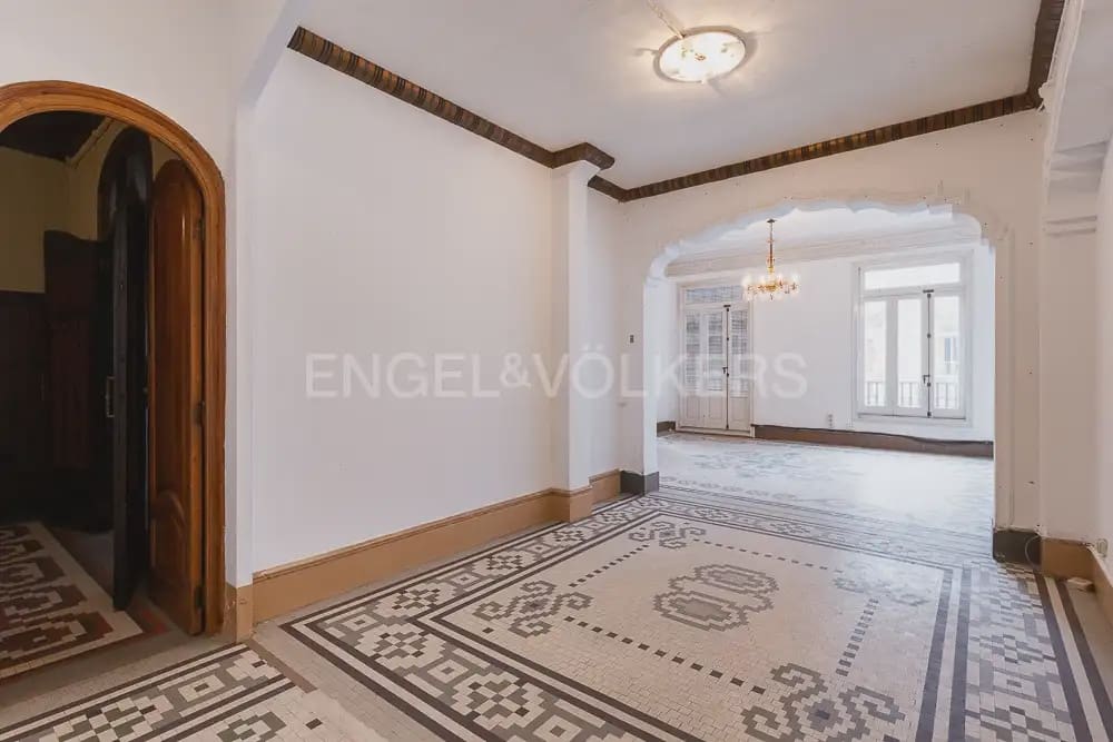 9 Zimmer Wohnung zu verkaufen in Valencia Stadt - 2.100.000 € (Ref: 9897866)