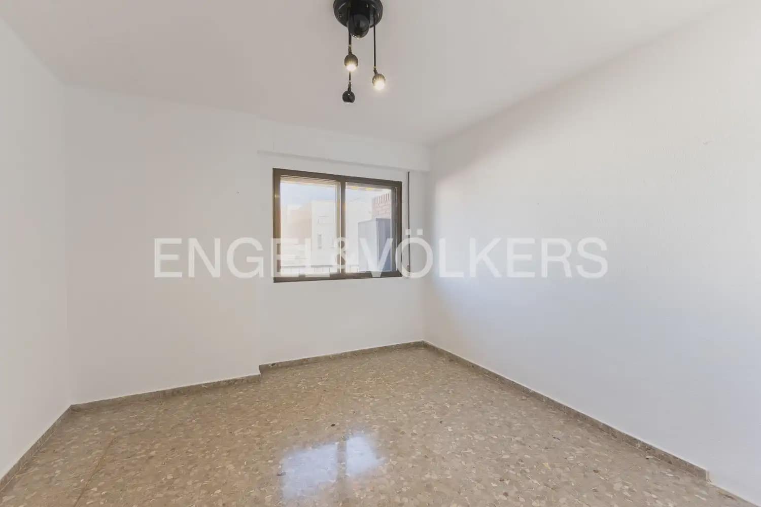 4 bedroom Flat for rent in Sagunto / Sagunt - € 1,450 (Ref: 9897867)
