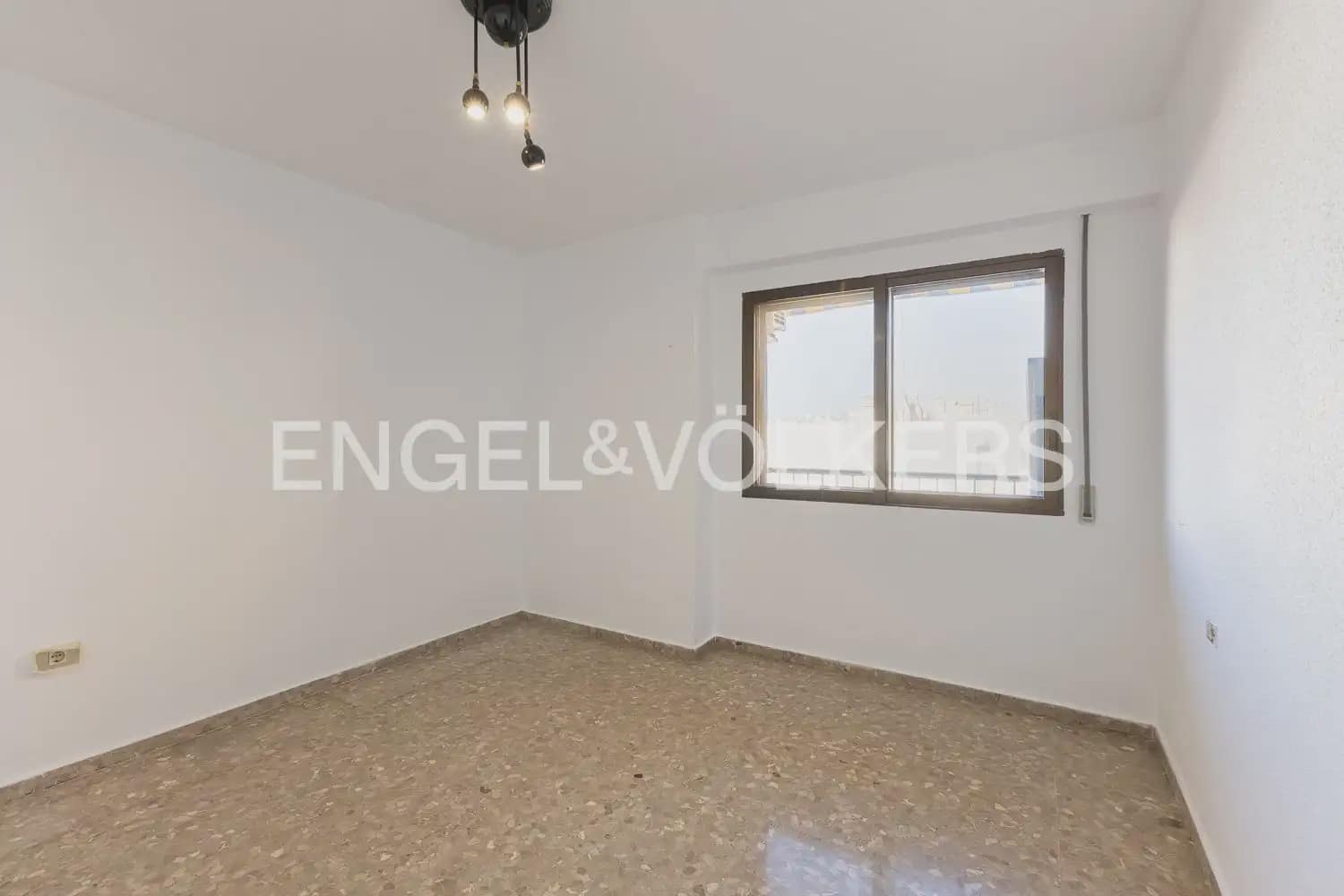 4 bedroom Flat for rent in Sagunto / Sagunt - € 1,450 (Ref: 9897867)