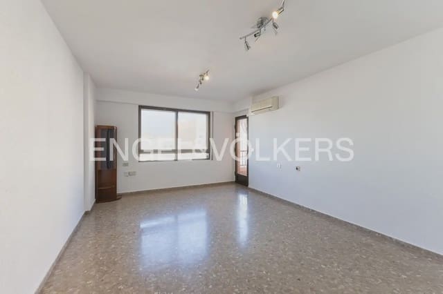 4 bedroom Flat for rent in Sagunto / Sagunt - € 1,450 (Ref: 9897867)