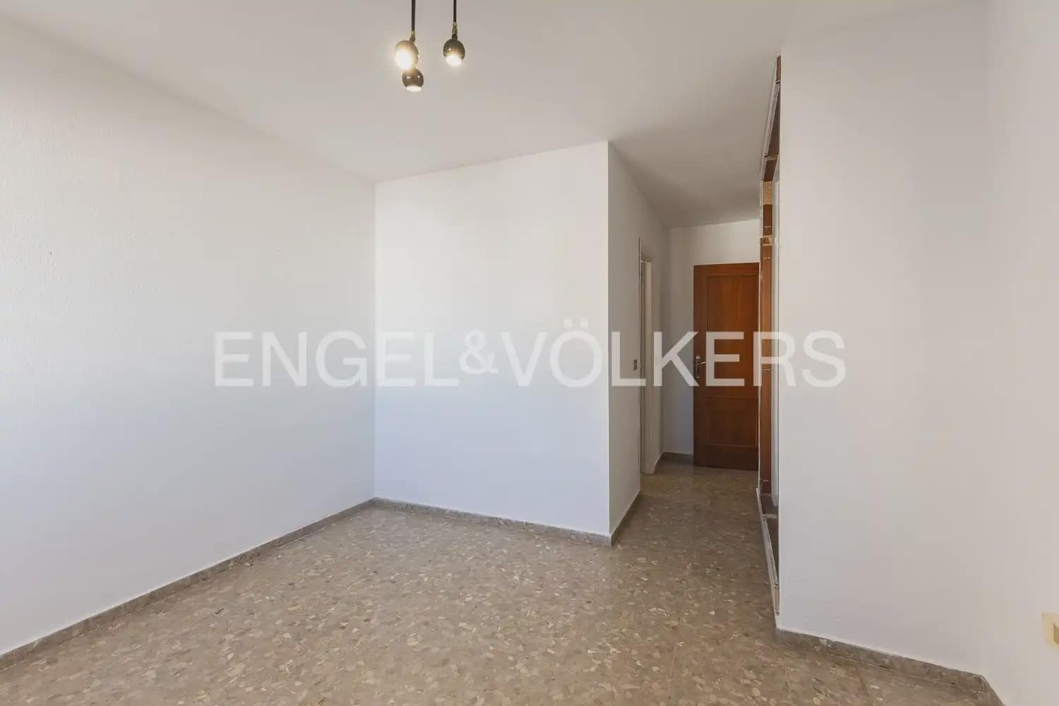 4 bedroom Flat for rent in Sagunto / Sagunt - € 1,450 (Ref: 9897867)