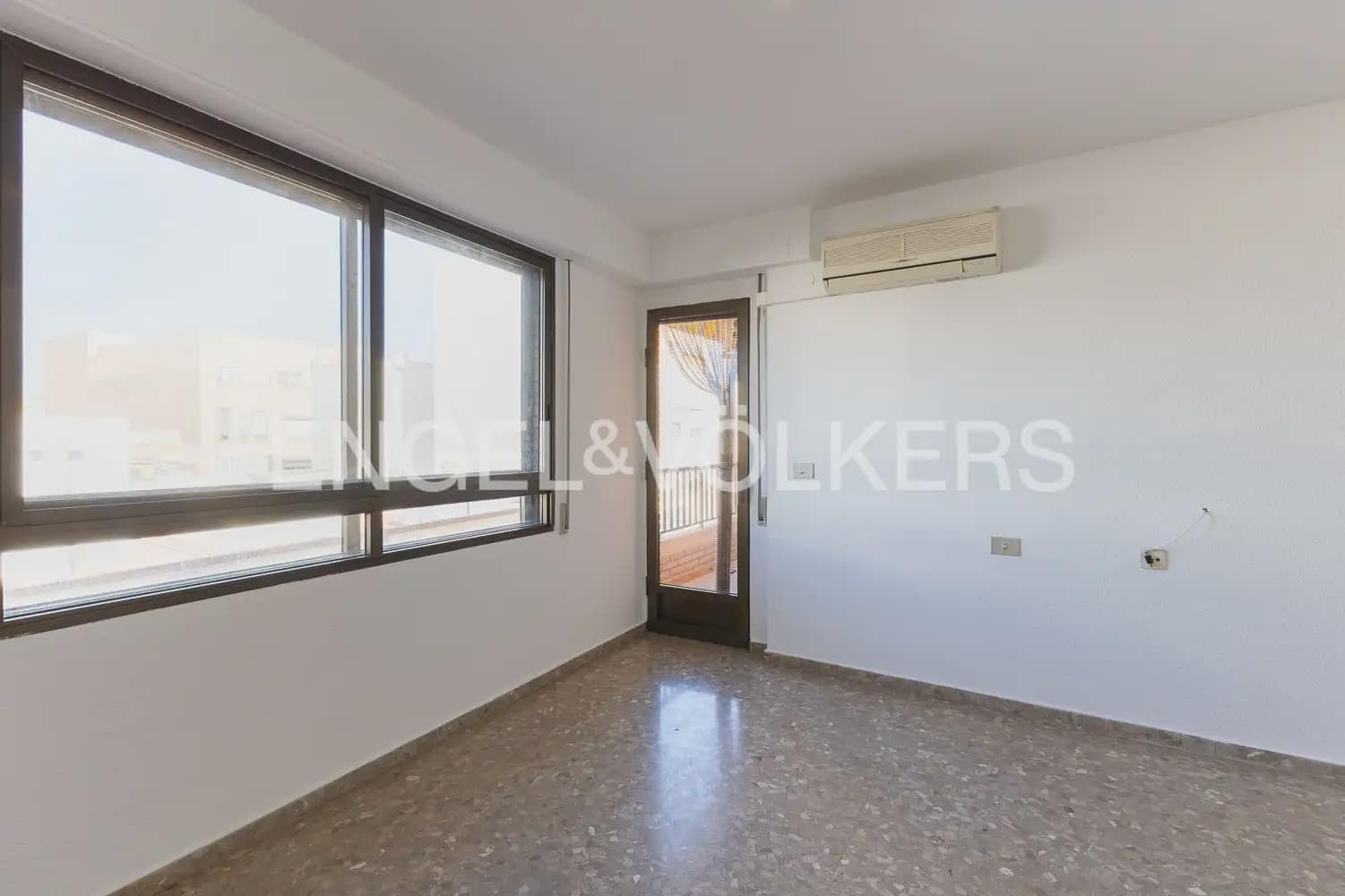 4 bedroom Flat for rent in Sagunto / Sagunt - € 1,300 (Ref: 9897867)