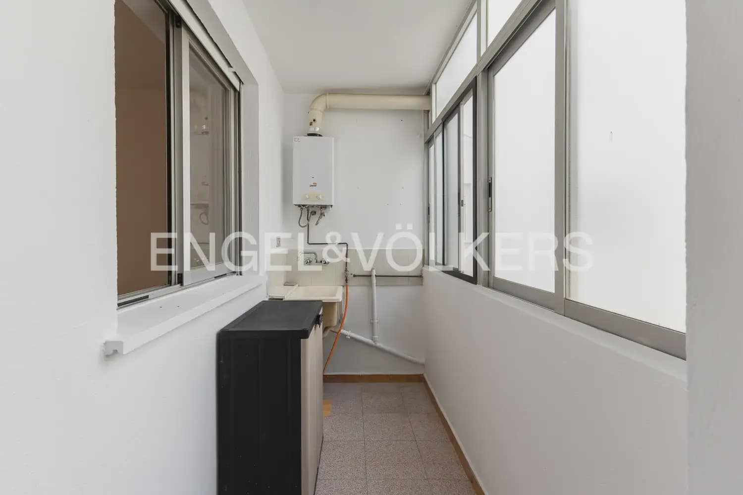 4 bedroom Flat for rent in Sagunto / Sagunt - € 1,300 (Ref: 9897867)