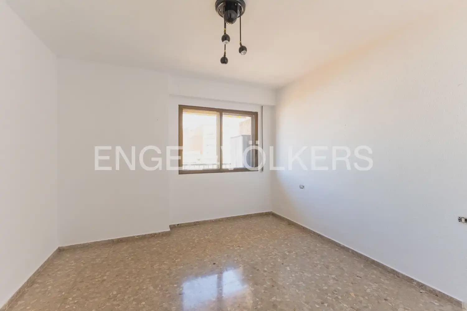 4 bedroom Flat for rent in Sagunto / Sagunt - € 1,300 (Ref: 9897867)