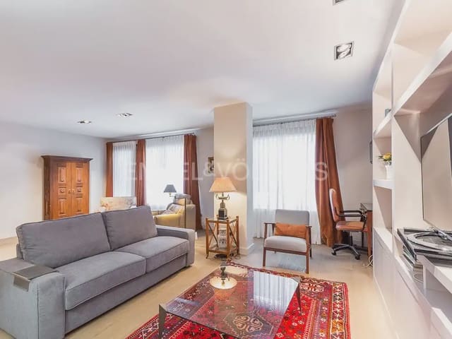 4 makuuhuone Asunto vuokrattavana paikassa Jaume Roig, Valencia kaupunki mukana 
autotalli - 3 100 € (Ref: 9897868)