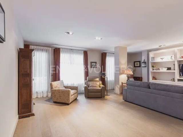 4 makuuhuone Asunto vuokrattavana paikassa Jaume Roig, Valencia kaupunki mukana 
autotalli - 3 100 € (Ref: 9897868)