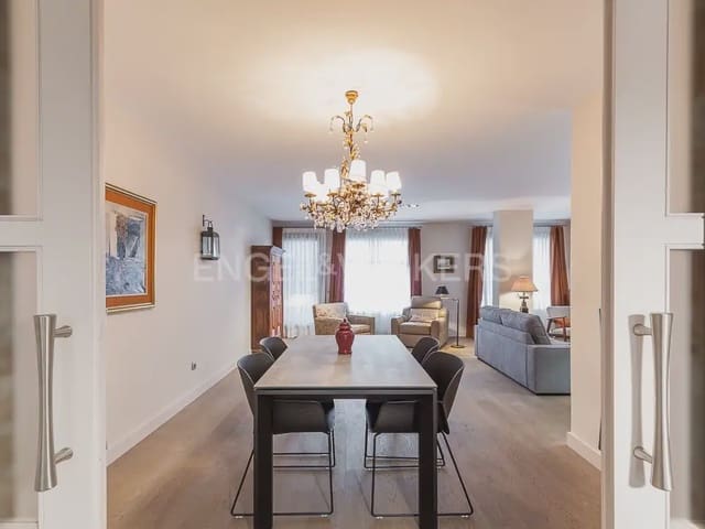 4 makuuhuone Asunto vuokrattavana paikassa Jaume Roig, Valencia kaupunki mukana 
autotalli - 3 100 € (Ref: 9897868)