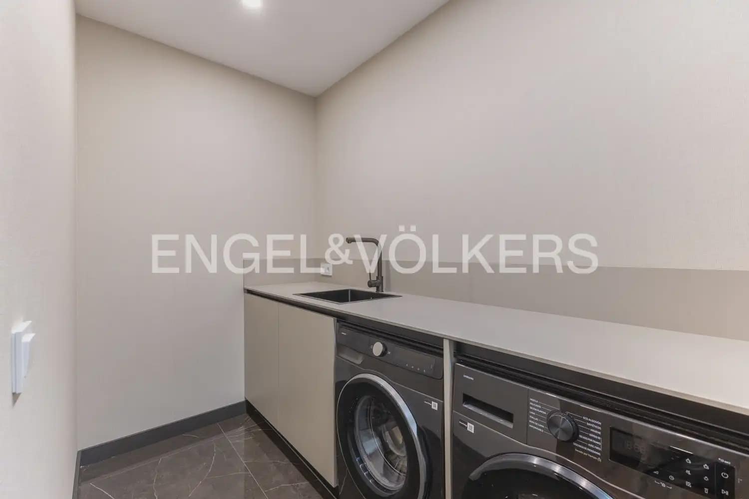 3 Zimmer Wohnung zu verkaufen in Valencia Stadt - 1.490.000 € (Ref: 9897871)