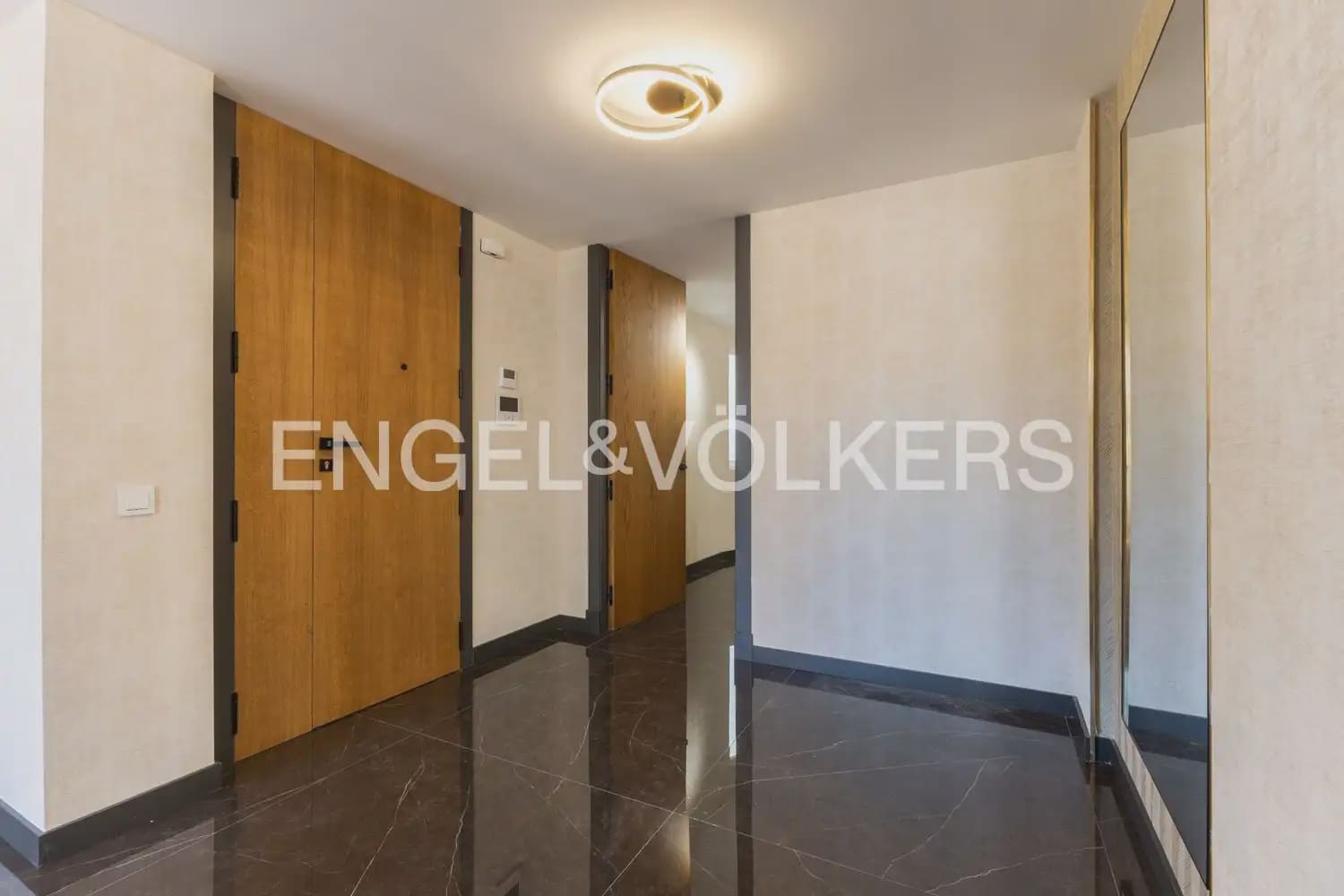3 Zimmer Wohnung zu verkaufen in Valencia Stadt - 1.490.000 € (Ref: 9897871)