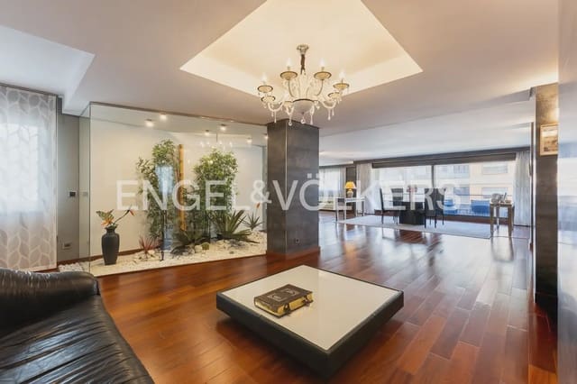 Piso de 3 habitaciones en Gandia en venta - 590.000 € (Ref: 9897872)