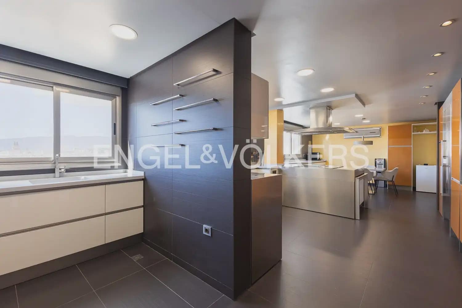 Piso de 3 habitaciones en Gandia en venta - 590.000 € (Ref: 9897872)