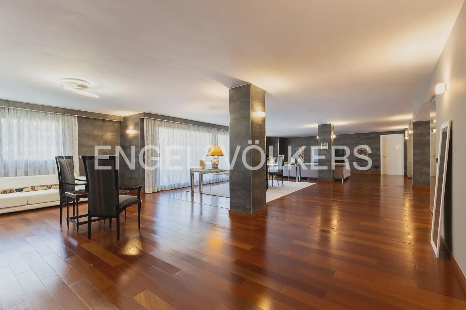 Piso de 3 habitaciones en Gandia en venta - 590.000 € (Ref: 9897872)