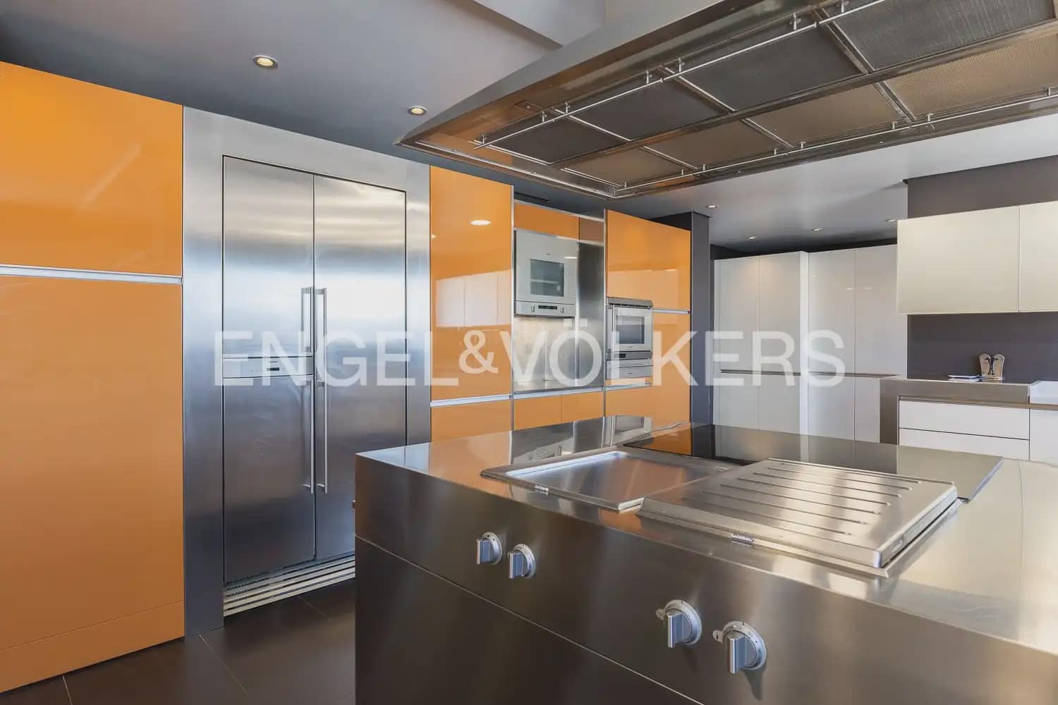 Piso de 3 habitaciones en Gandia en venta - 590.000 € (Ref: 9897872)