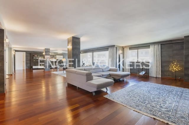 Piso de 3 habitaciones en Gandia en venta - 590.000 € (Ref: 9897872)