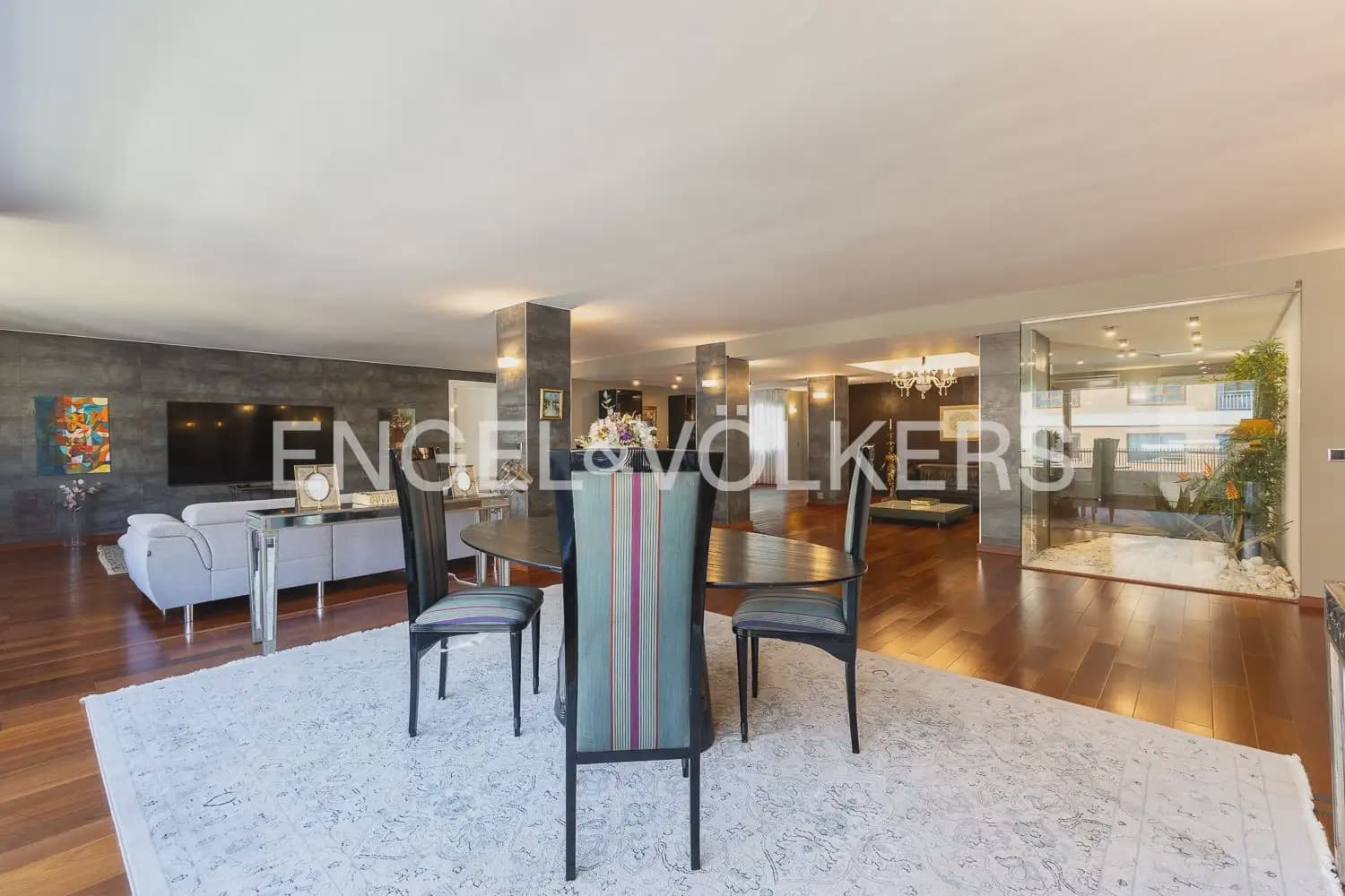 Piso de 3 habitaciones en Gandia en venta - 590.000 € (Ref: 9897872)