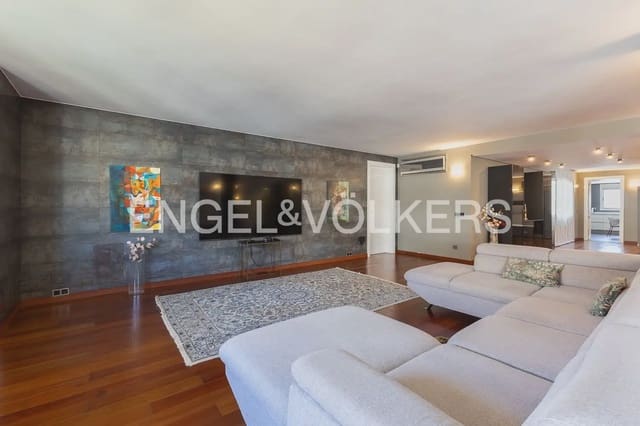 Piso de 3 habitaciones en Gandia en venta - 590.000 € (Ref: 9897872)