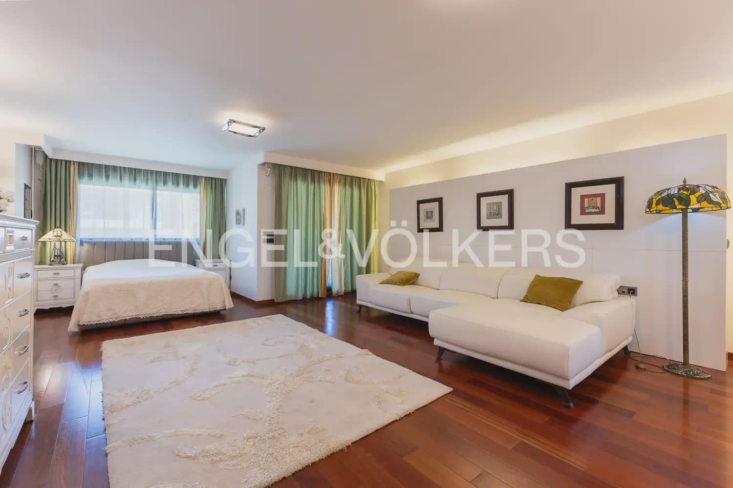 Piso de 3 habitaciones en Gandia en venta - 590.000 € (Ref: 9897872)