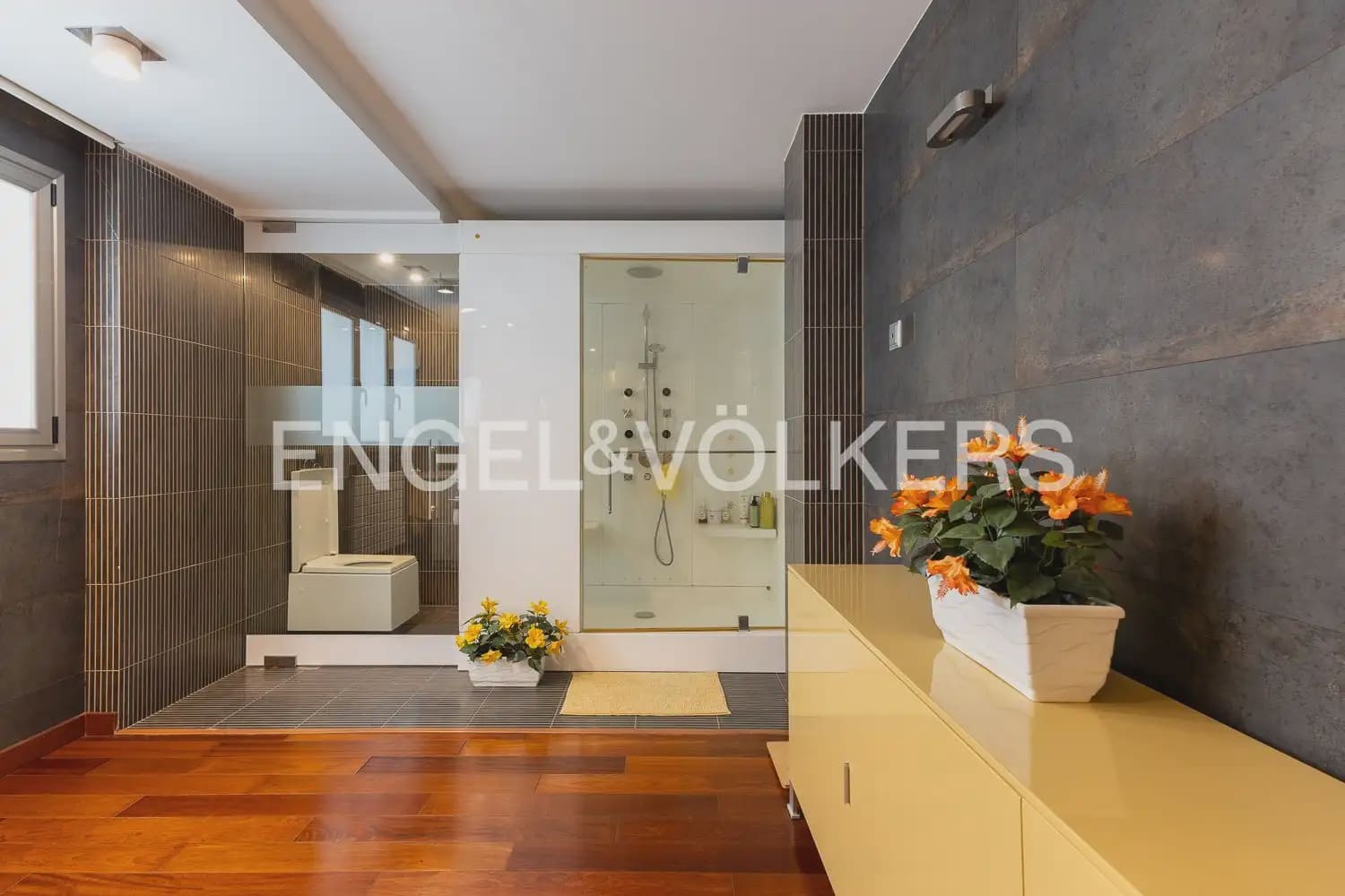 Piso de 3 habitaciones en Gandia en venta - 590.000 € (Ref: 9897872)