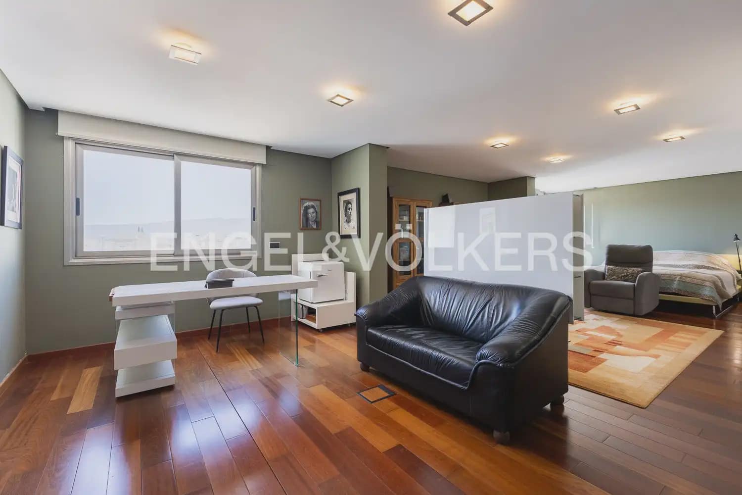 Piso de 3 habitaciones en Gandia en venta - 590.000 € (Ref: 9897872)