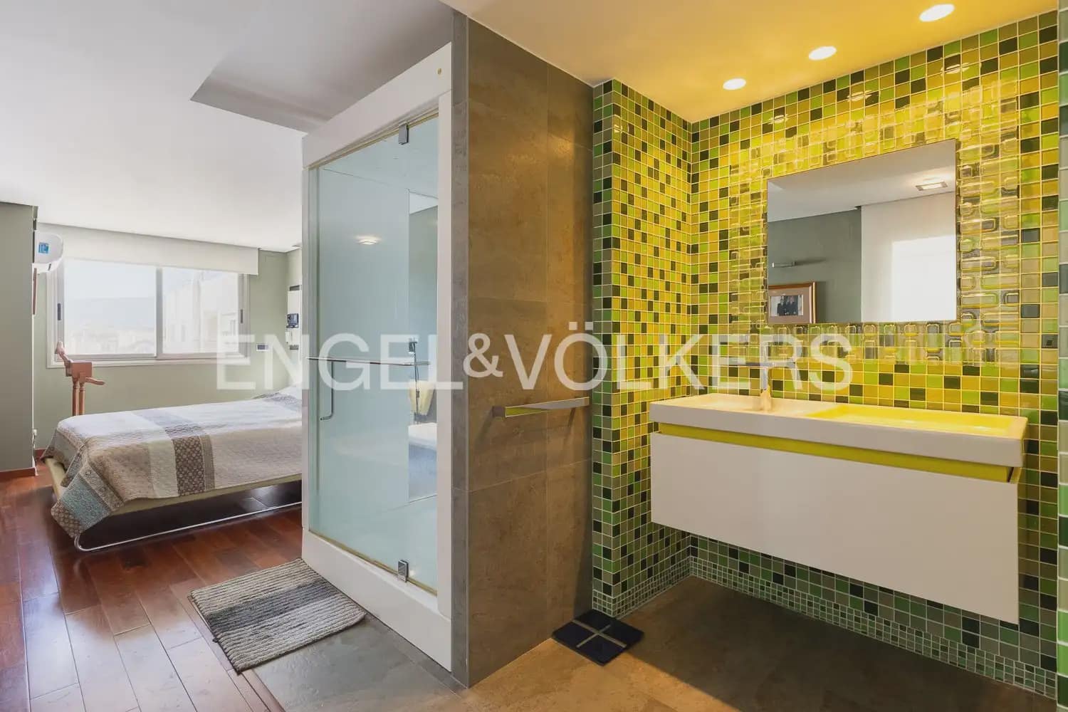Piso de 3 habitaciones en Gandia en venta - 590.000 € (Ref: 9897872)
