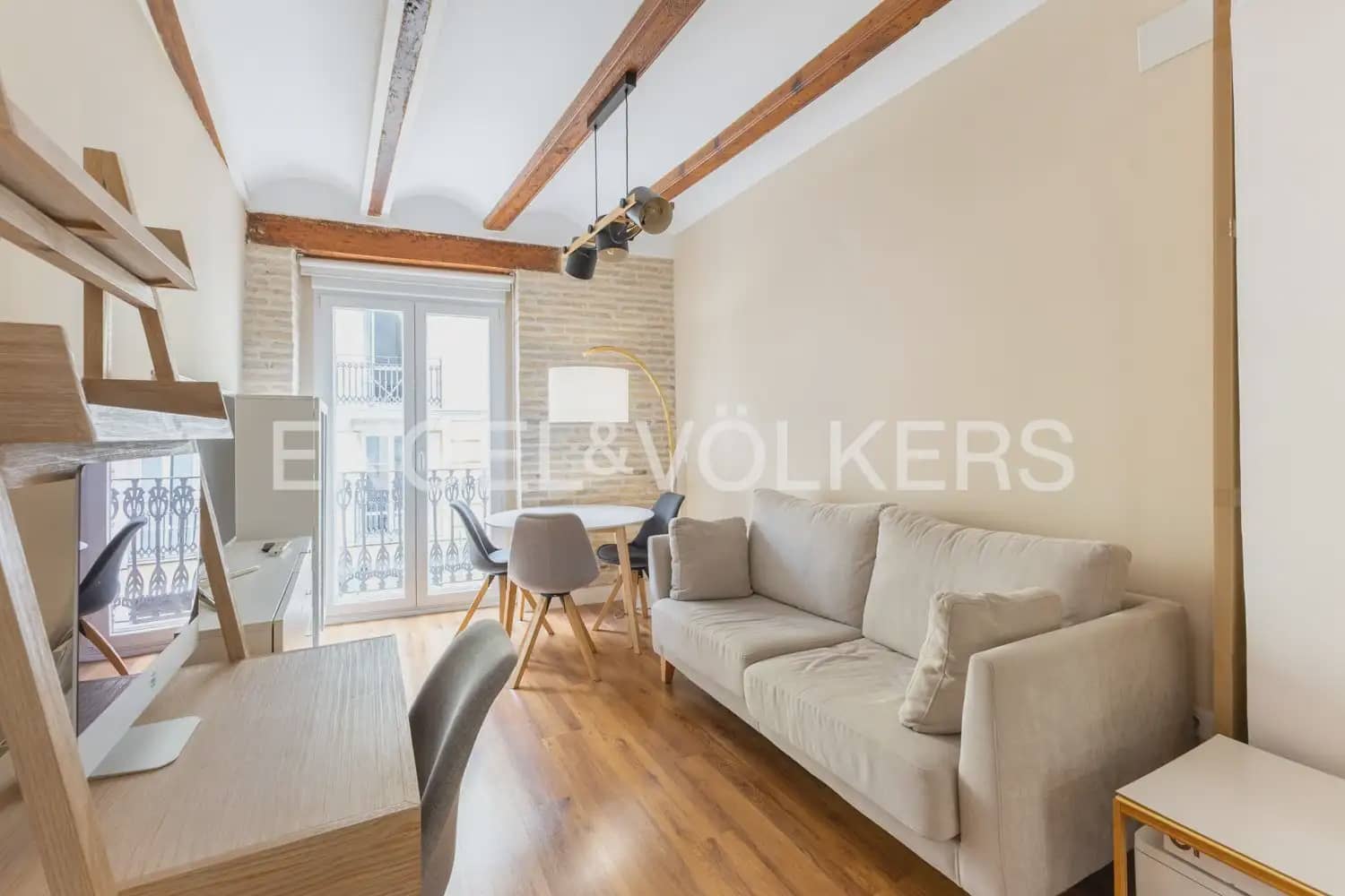2 Zimmer Wohnung zu vermieten in Valencia Stadt - 2.500 € (Ref: 9897873)