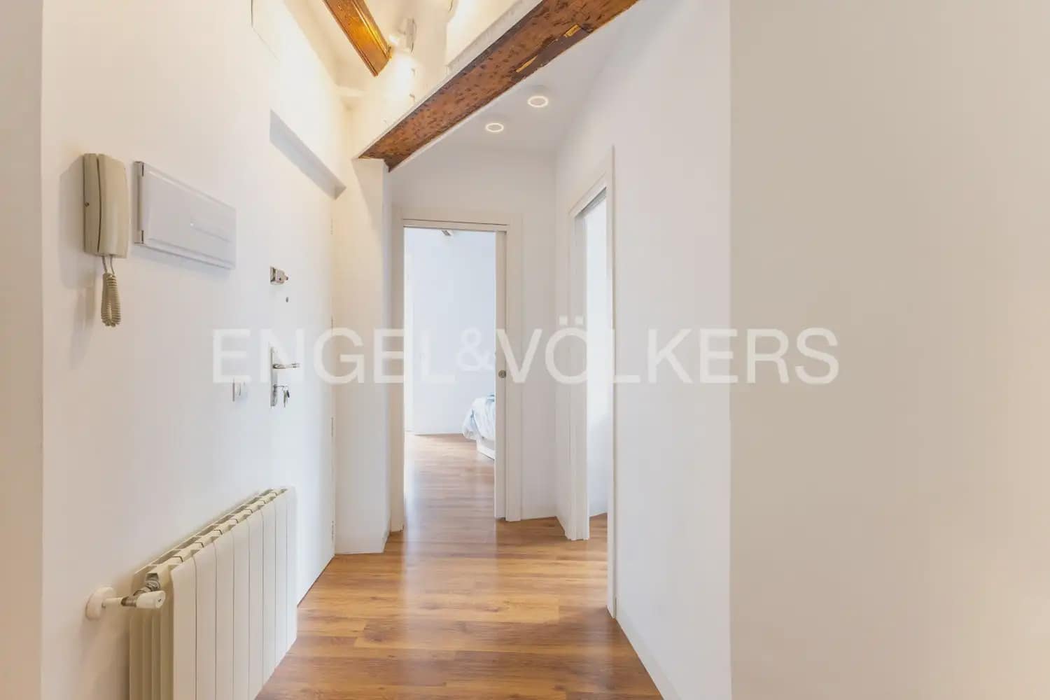2 Zimmer Wohnung zu vermieten in Valencia Stadt - 2.500 € (Ref: 9897873)