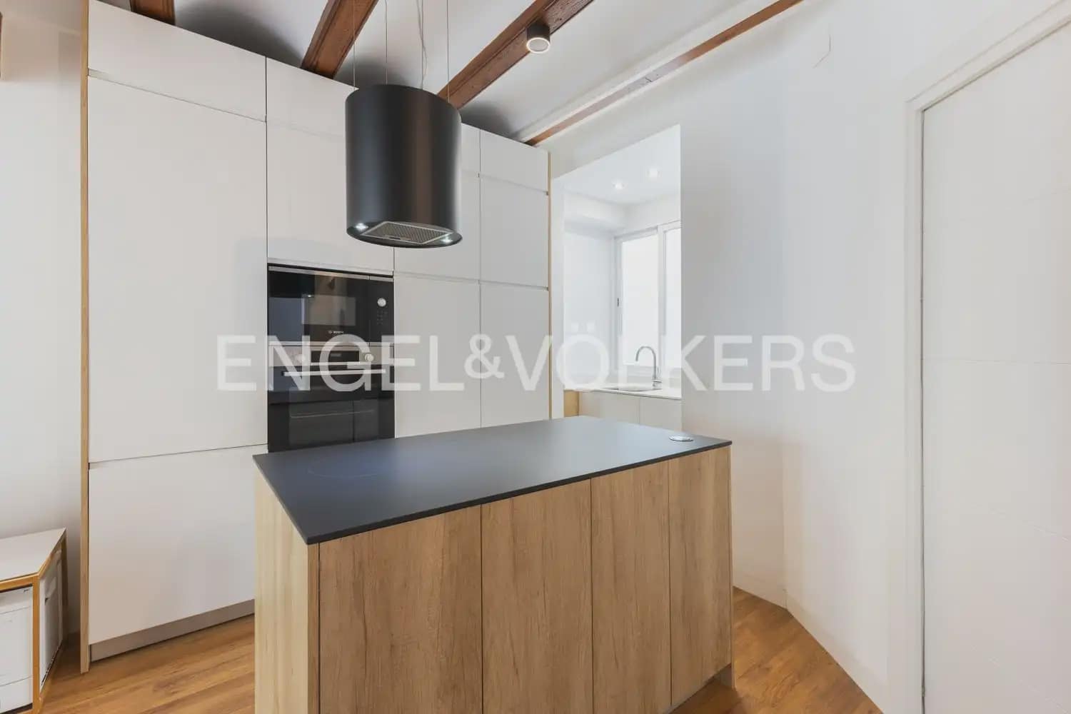 2 Zimmer Wohnung zu vermieten in Valencia Stadt - 2.500 € (Ref: 9897873)