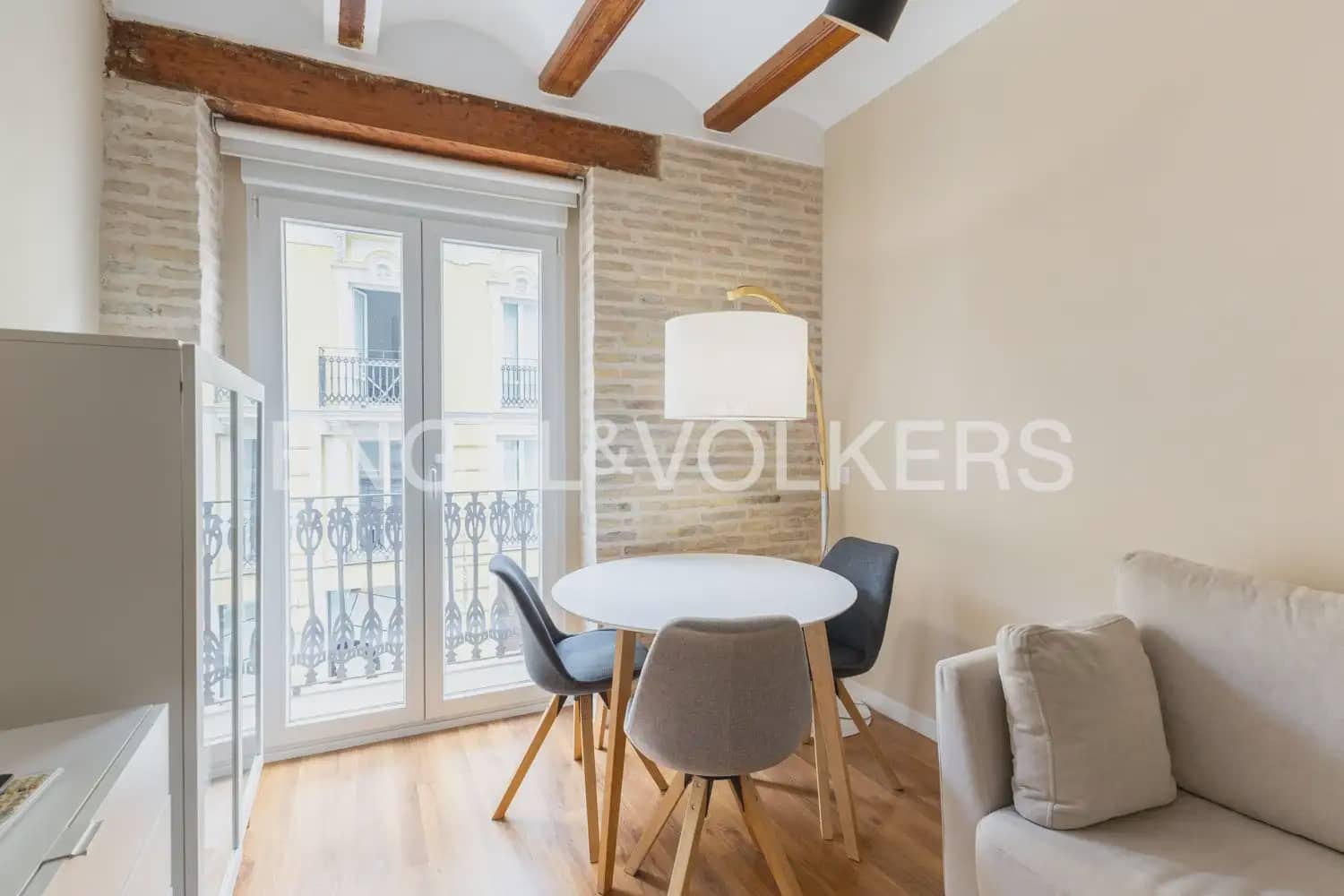 2 Zimmer Wohnung zu vermieten in Valencia Stadt - 2.500 € (Ref: 9897873)