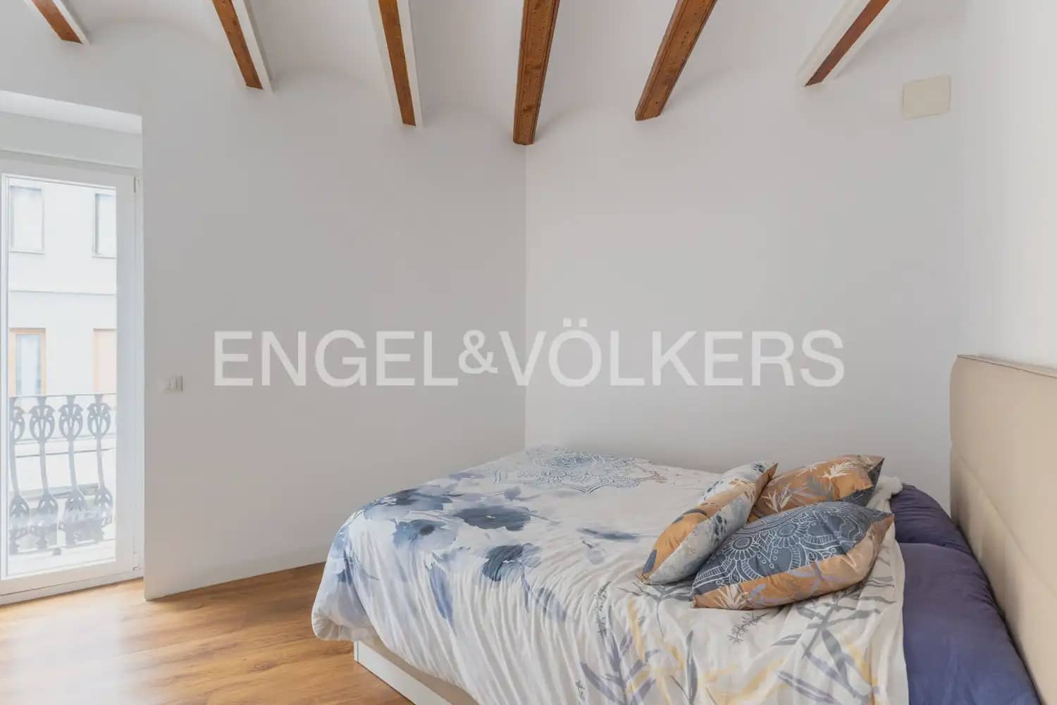 2 Zimmer Wohnung zu vermieten in Valencia Stadt - 2.500 € (Ref: 9897873)