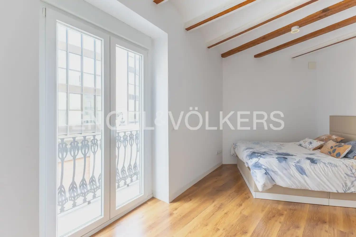 2 Zimmer Wohnung zu vermieten in Valencia Stadt - 2.500 € (Ref: 9897873)