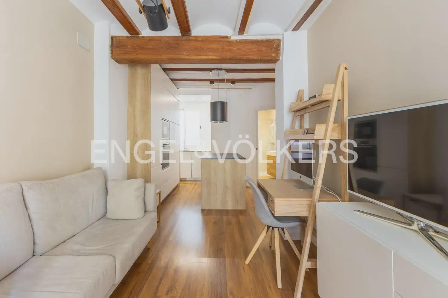 2 Zimmer Wohnung zu vermieten in Valencia Stadt - 2.500 € (Ref: 9897873)