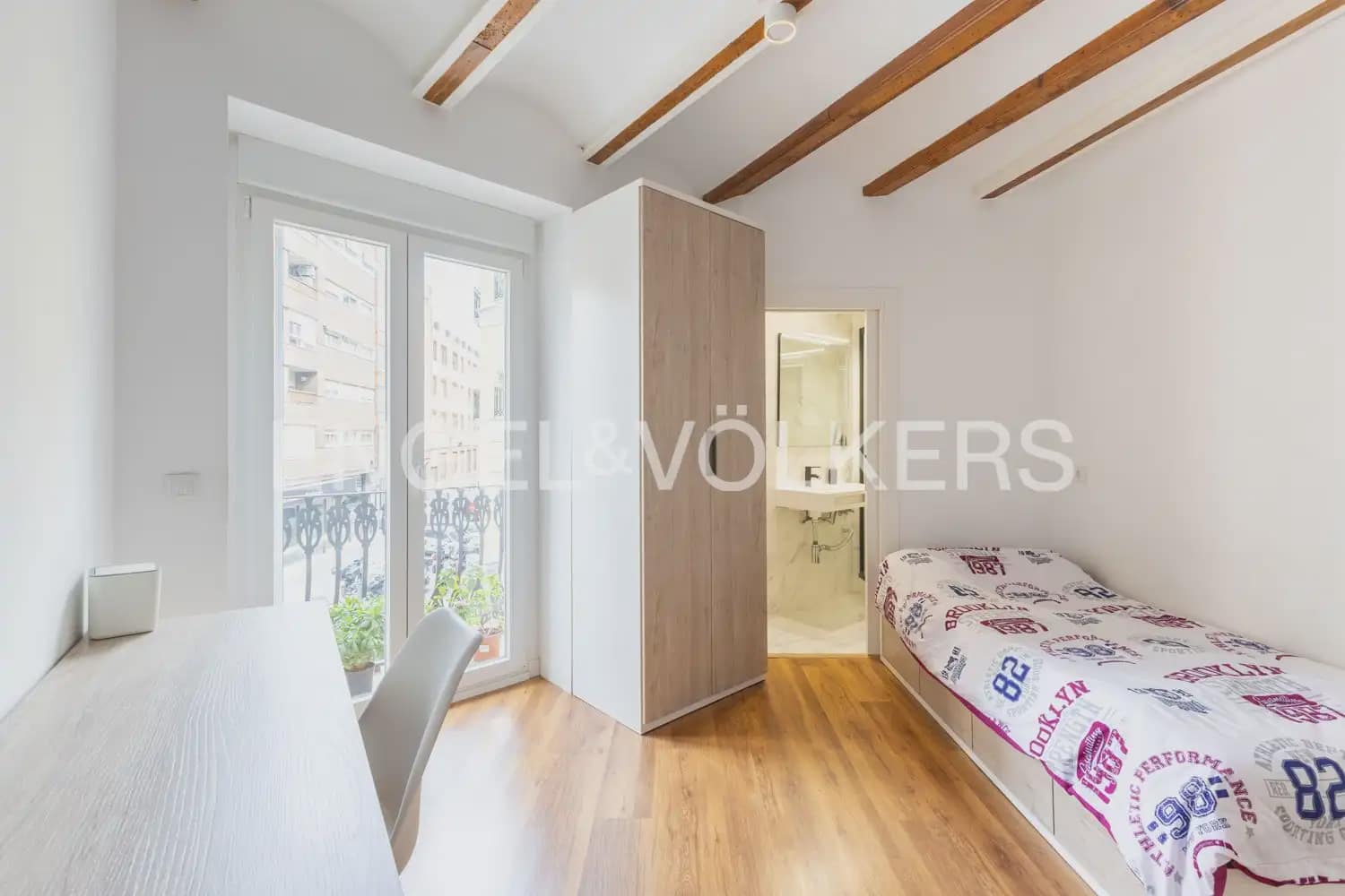 2 Zimmer Wohnung zu vermieten in Valencia Stadt - 2.500 € (Ref: 9897873)