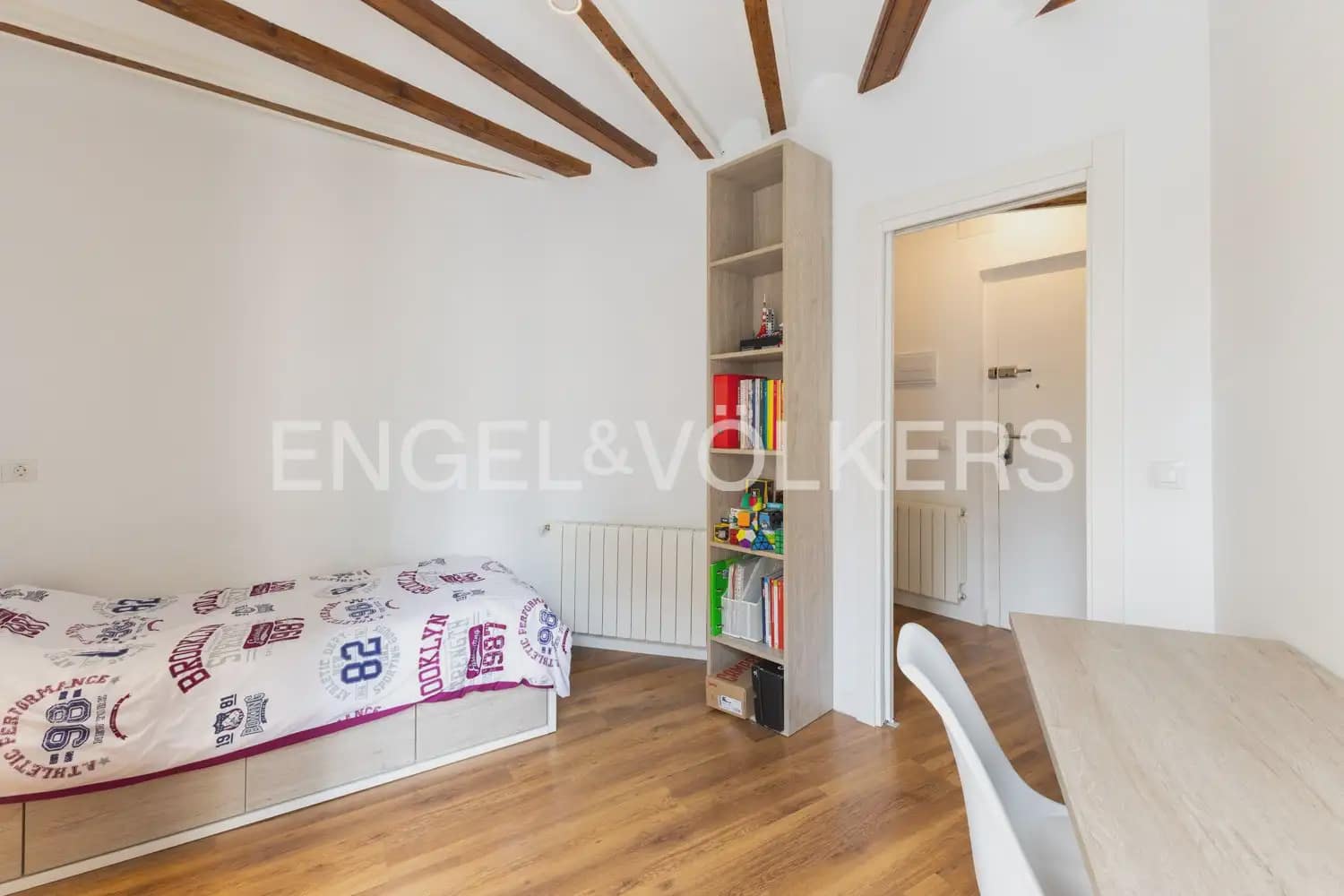2 Zimmer Wohnung zu vermieten in Valencia Stadt - 2.500 € (Ref: 9897873)