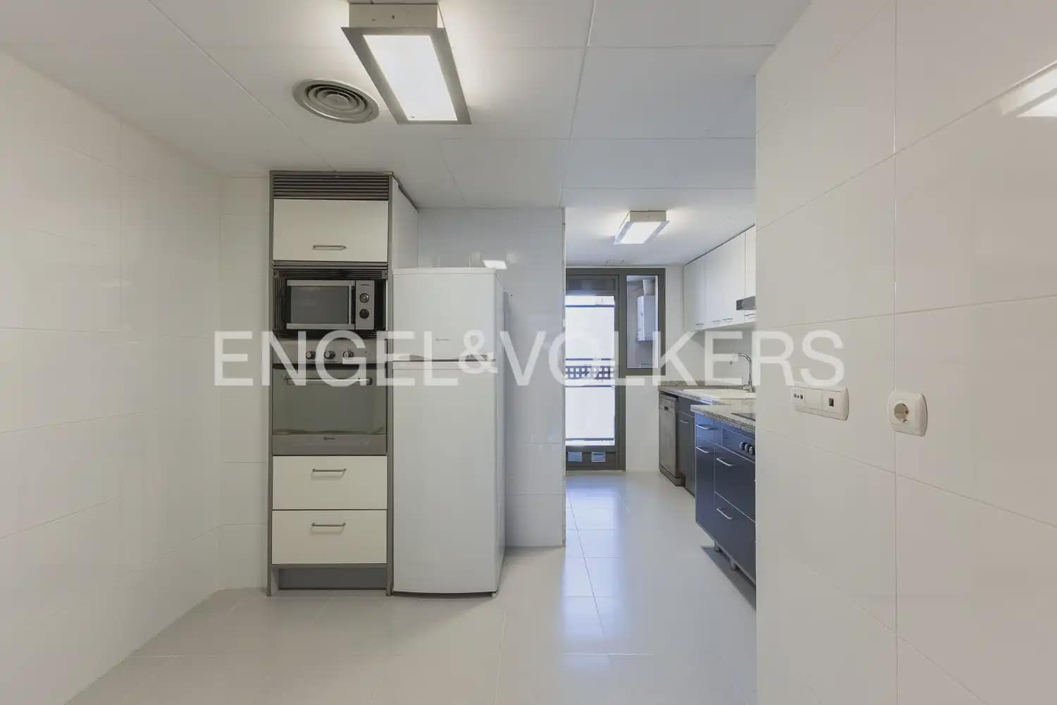 3 Zimmer Wohnung zu vermieten in Valencia Stadt mit Garage - 2.550 € (Ref: 9897874)