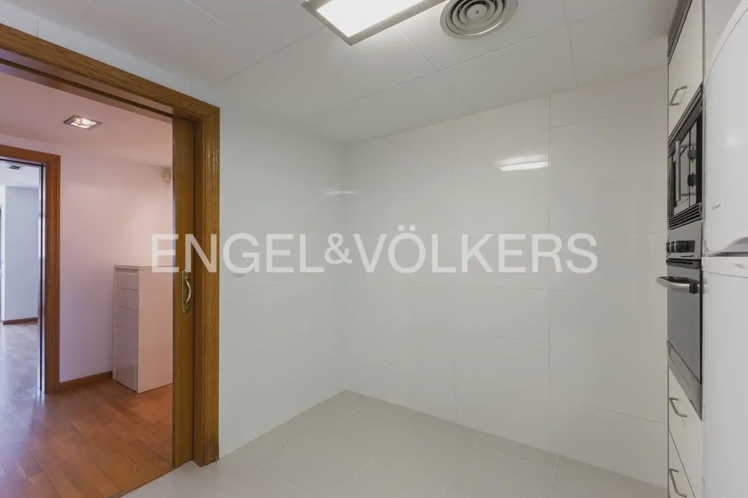 3 Zimmer Wohnung zu vermieten in Valencia Stadt mit Garage - 2.550 € (Ref: 9897874)