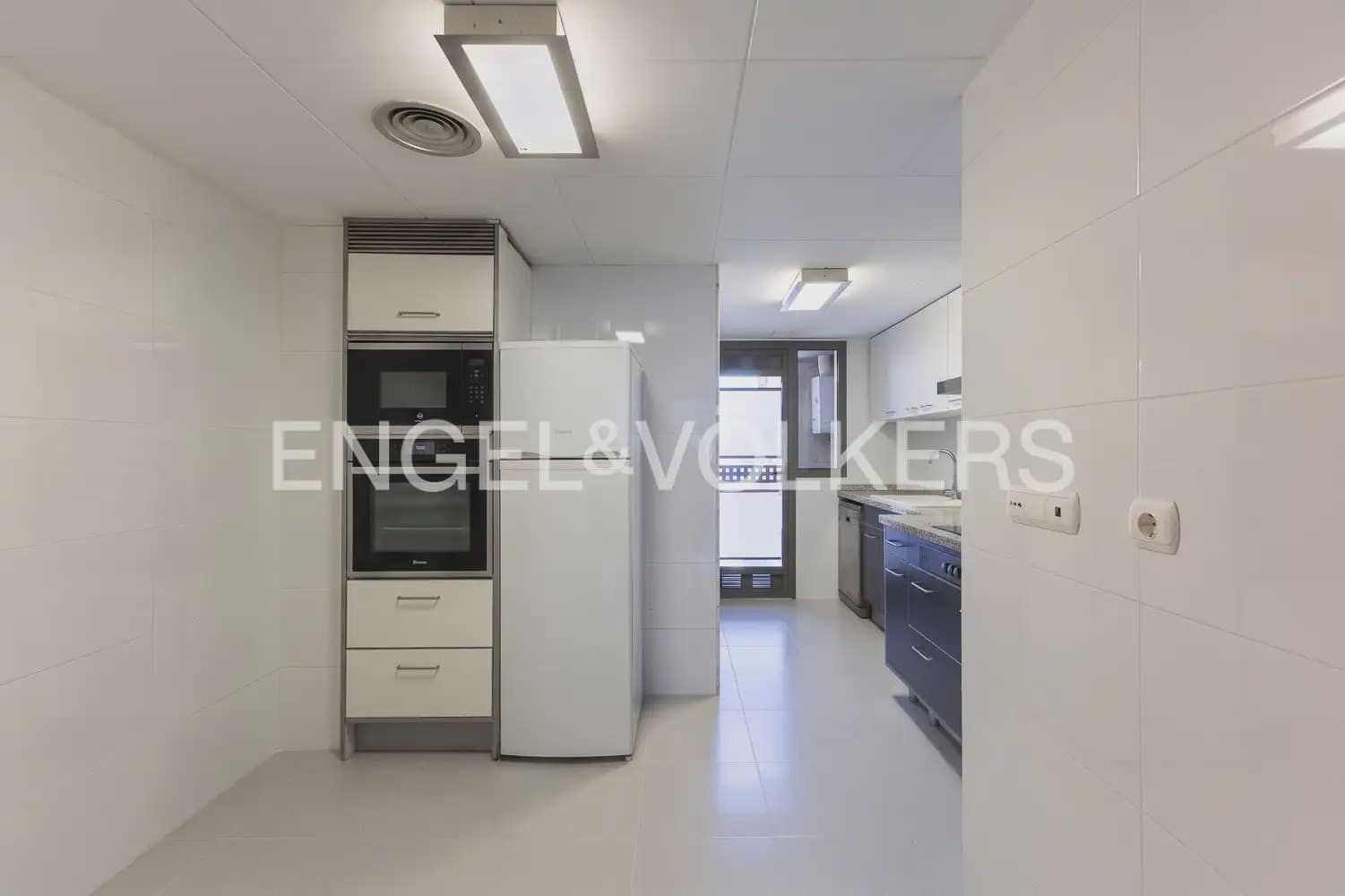 3 Zimmer Wohnung zu vermieten in Valencia Stadt mit Garage - 2.550 € (Ref: 9897874)