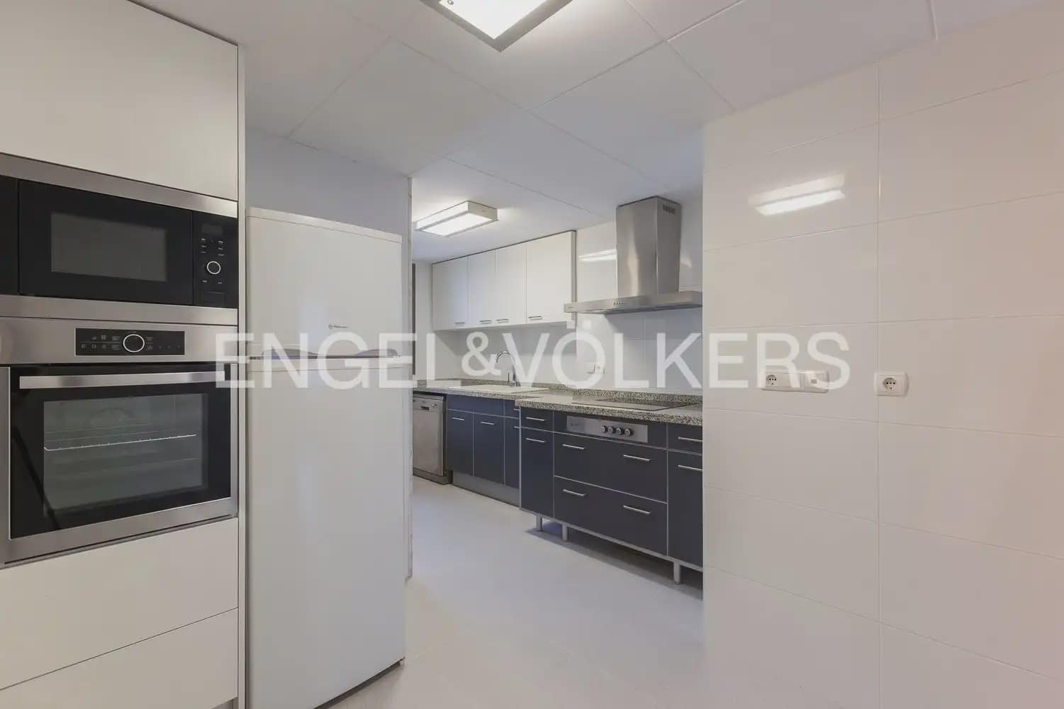 3 Zimmer Wohnung zu vermieten in Valencia Stadt mit Garage - 2.550 € (Ref: 9897874)