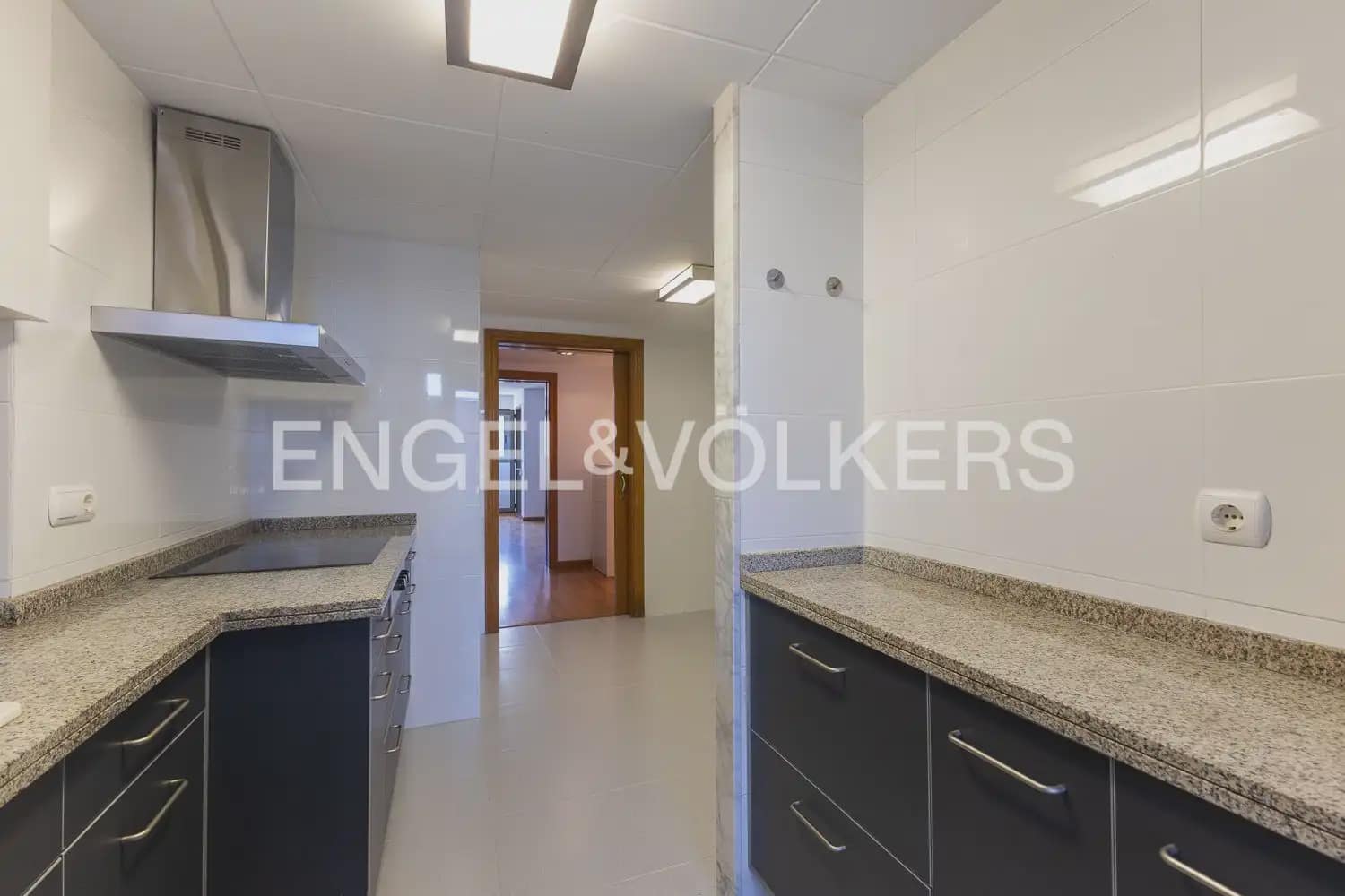 3 Zimmer Wohnung zu vermieten in Valencia Stadt mit Garage - 2.550 € (Ref: 9897874)