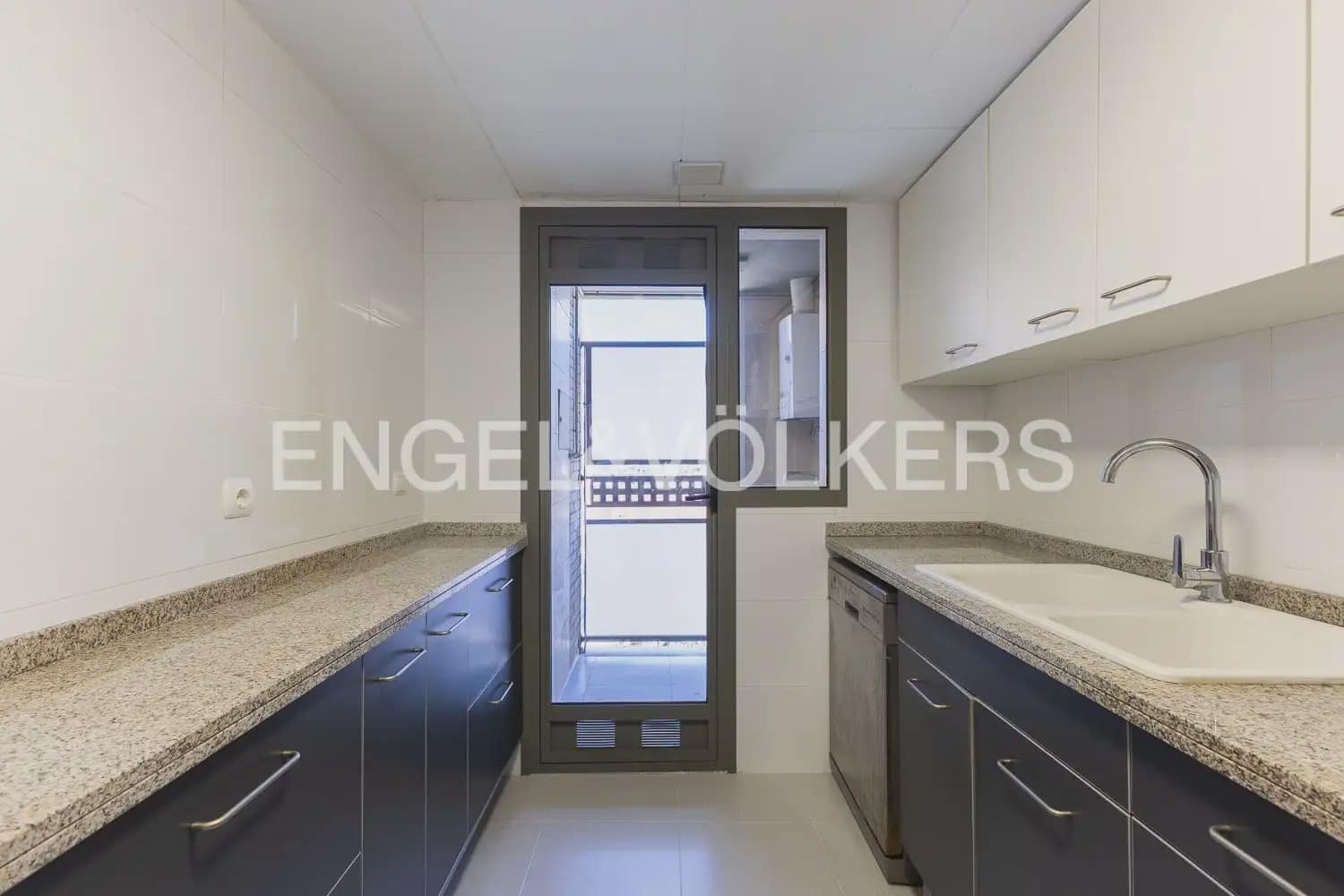 3 Zimmer Wohnung zu vermieten in Valencia Stadt mit Garage - 2.550 € (Ref: 9897874)